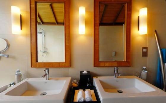 Hurricane Proof Prefab Bungalow , Overwater Bungalow Prefab Wooden House