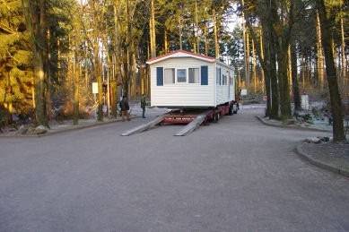 Light Steel Frame Custom European Prefab White Mobile Homes  / Colorbond Roofing With Moistureproof / Wooden Cladding