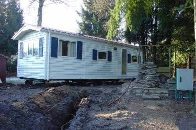 Light Steel Frame Custom European Prefab White Mobile Homes  / Colorbond Roofing With Moistureproof / Wooden Cladding